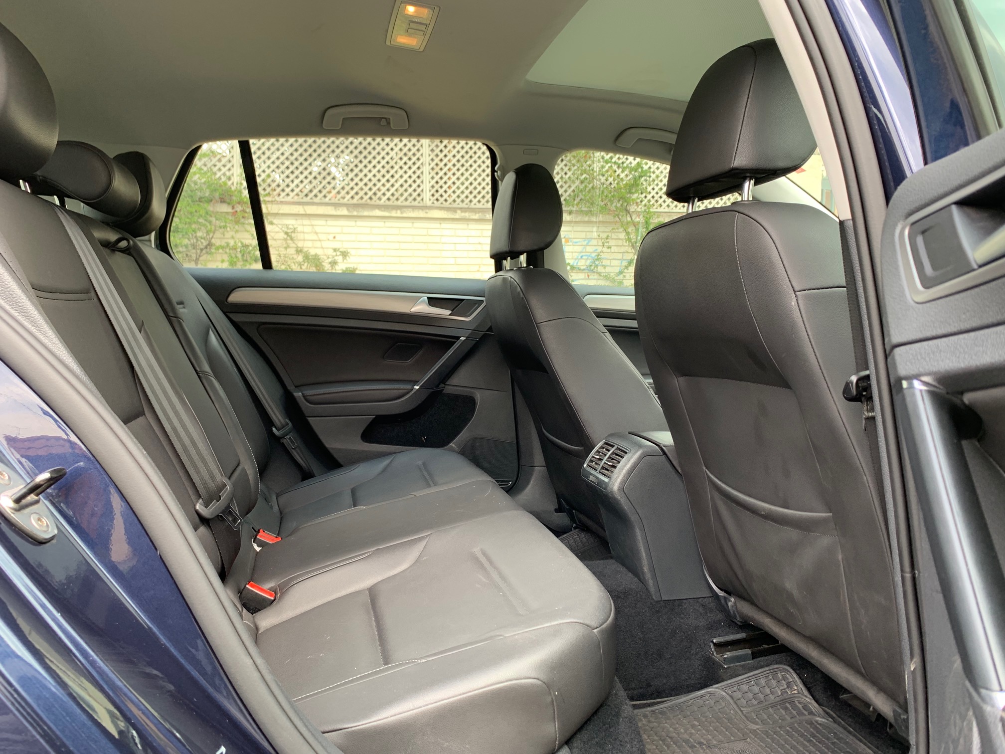 Volkswagen Golf 2000cc Diesel AT 2017