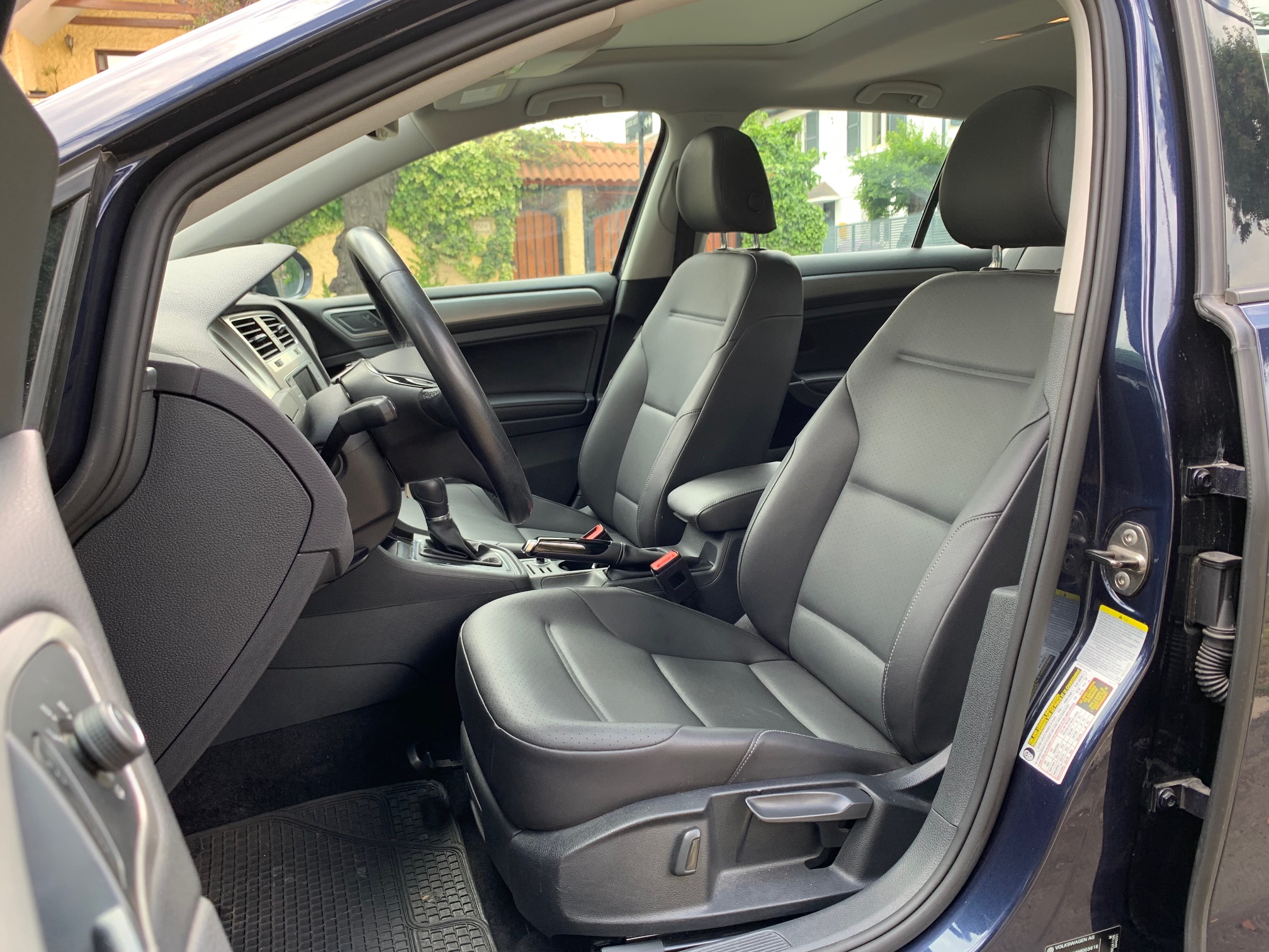 Volkswagen Golf 2000cc Diesel AT 2017