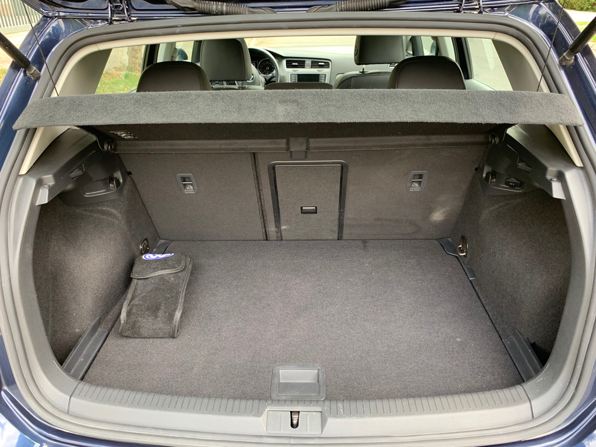 Volkswagen Golf 2000cc Diesel AT 2017