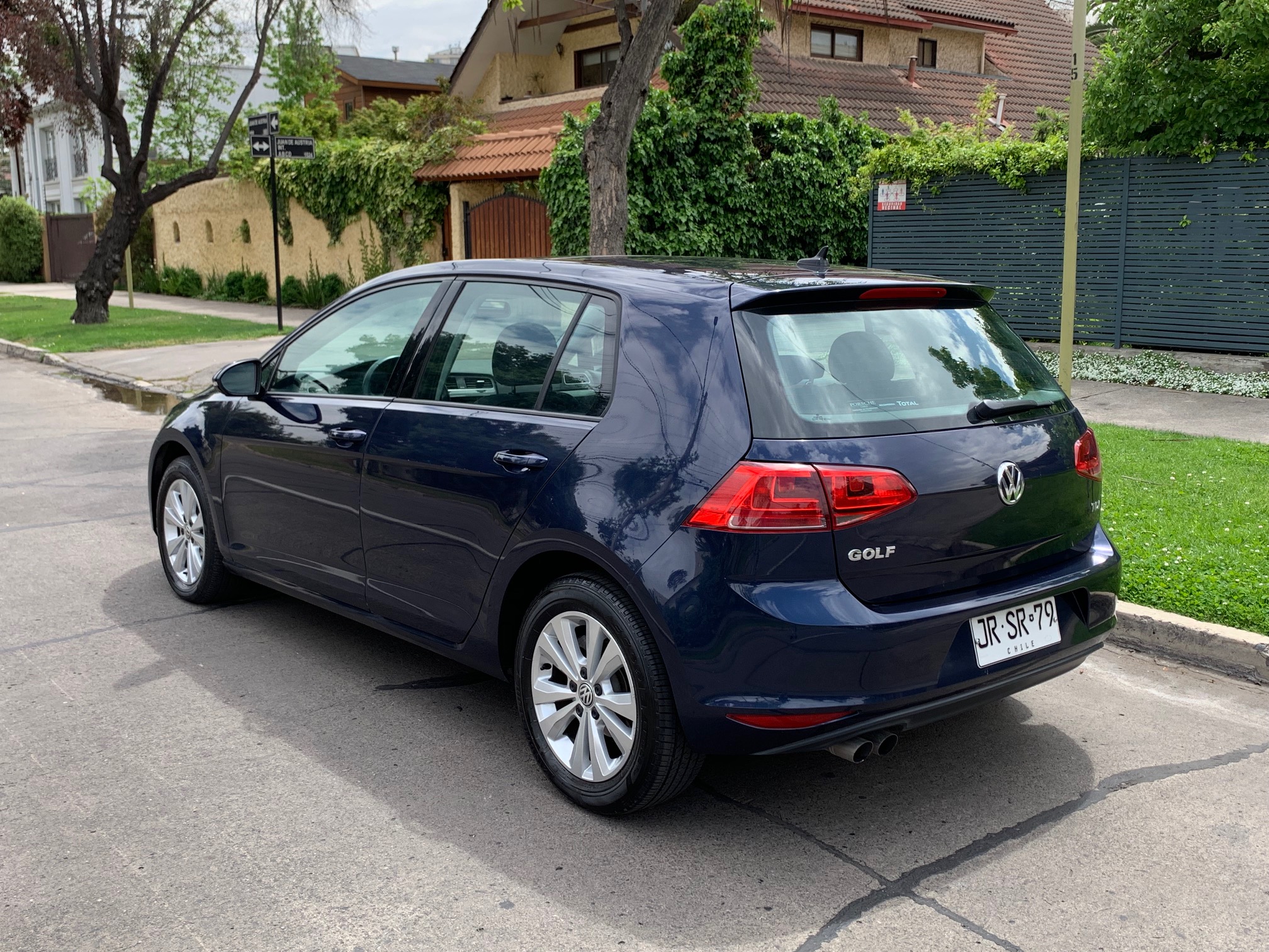 Volkswagen Golf 2000cc Diesel AT 2017