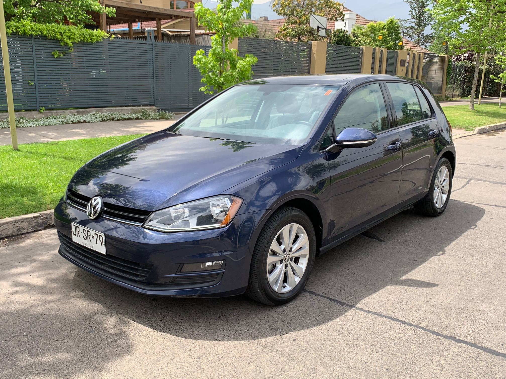Volkswagen Golf 2000cc Diesel AT 2017