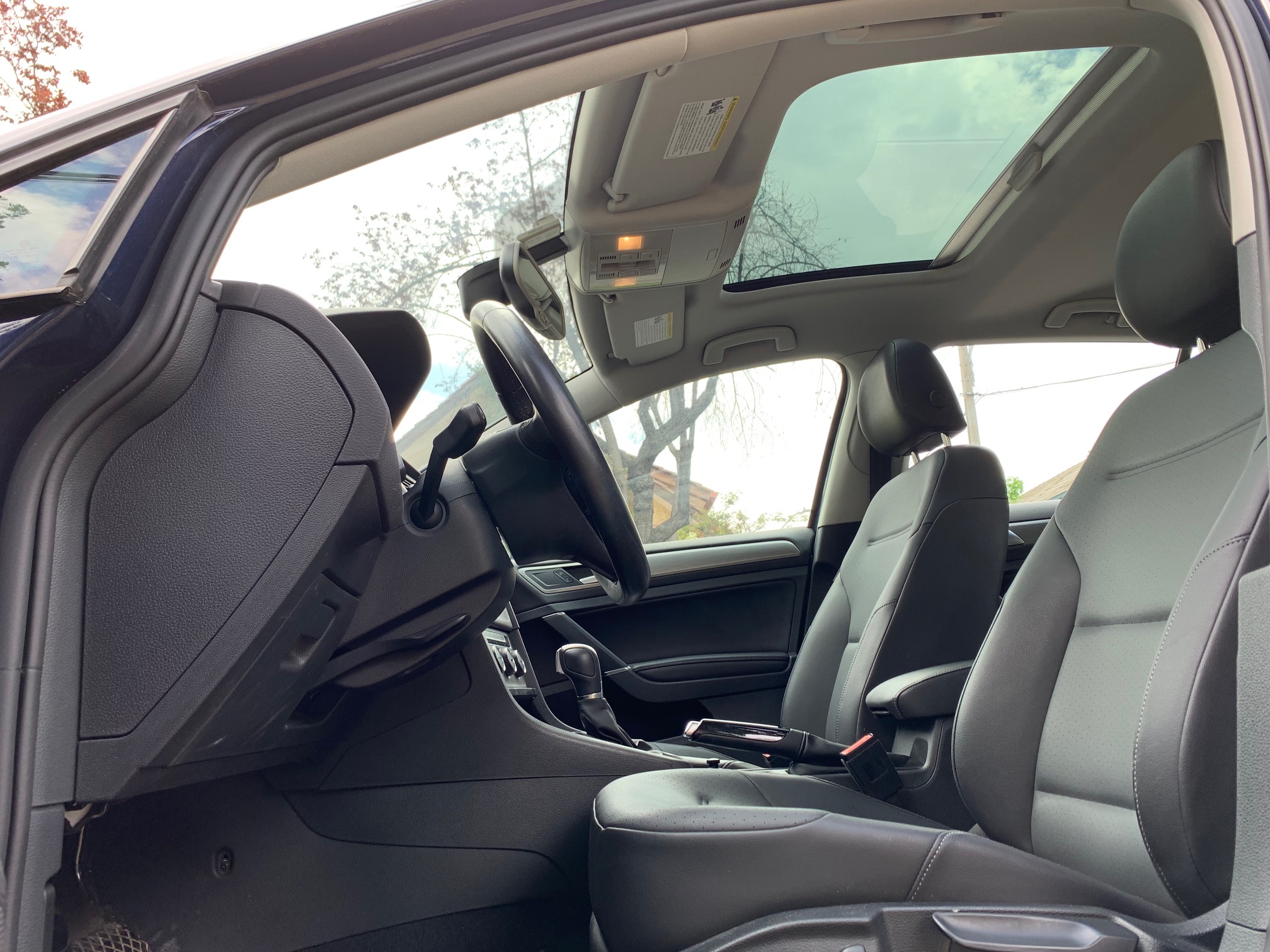 Volkswagen Golf 2000cc Diesel AT 2017