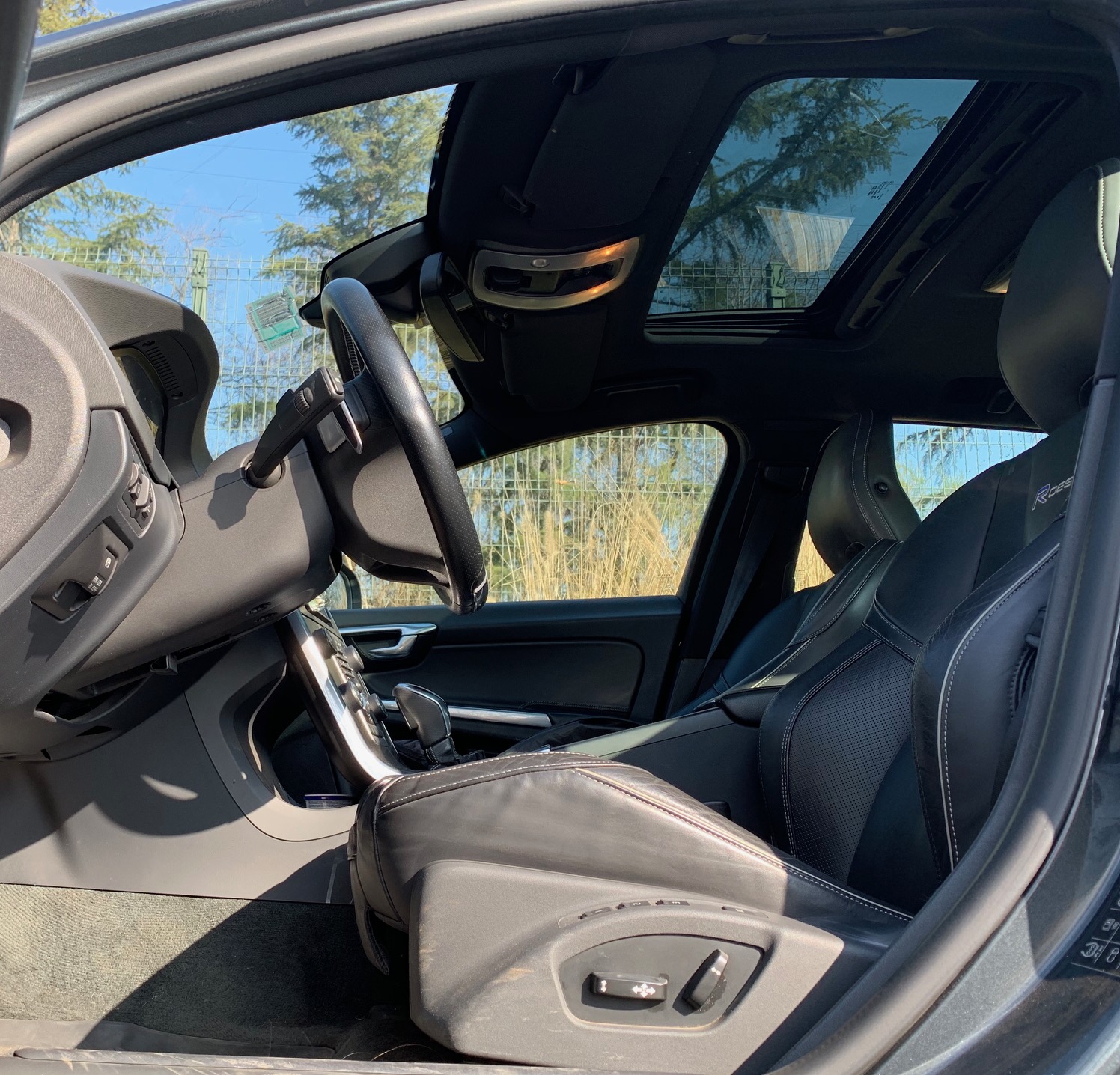 Volvo V60 R DESIGN POLESTAR 330 HP AWD