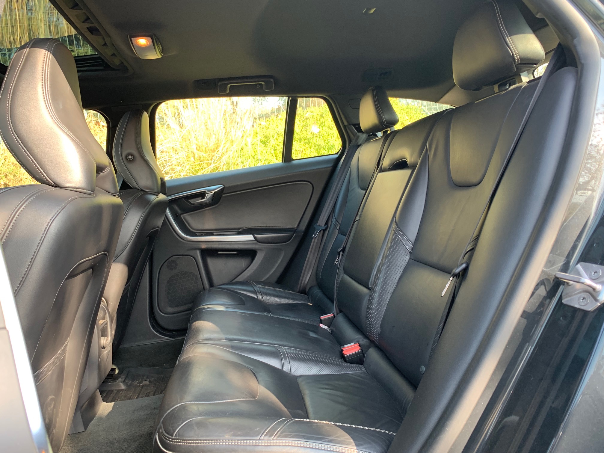 Volvo V60 R DESIGN POLESTAR 330 HP AWD