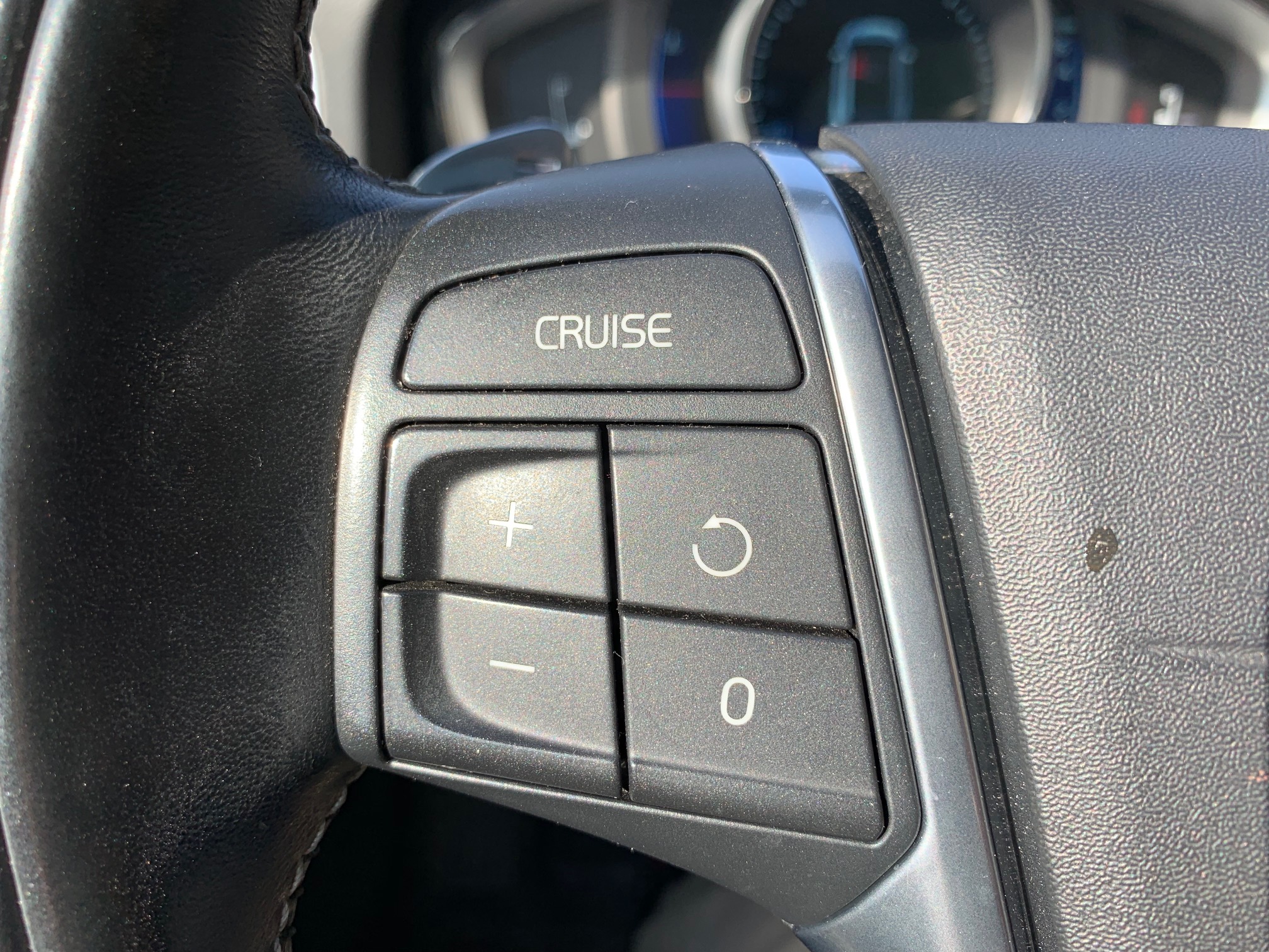 Volvo V60 R DESIGN POLESTAR 330 HP AWD