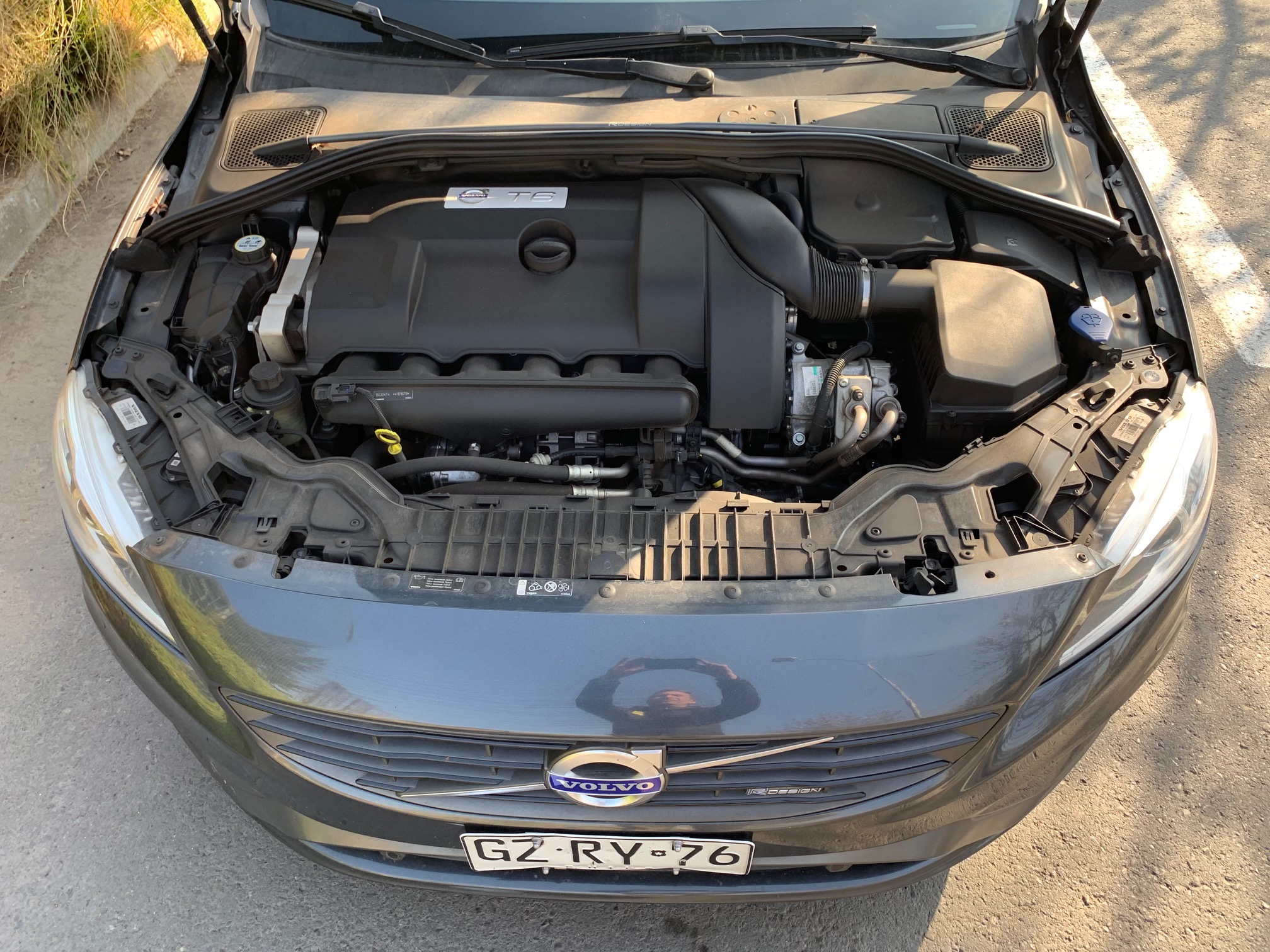 Volvo V60 R DESIGN POLESTAR 330 HP AWD