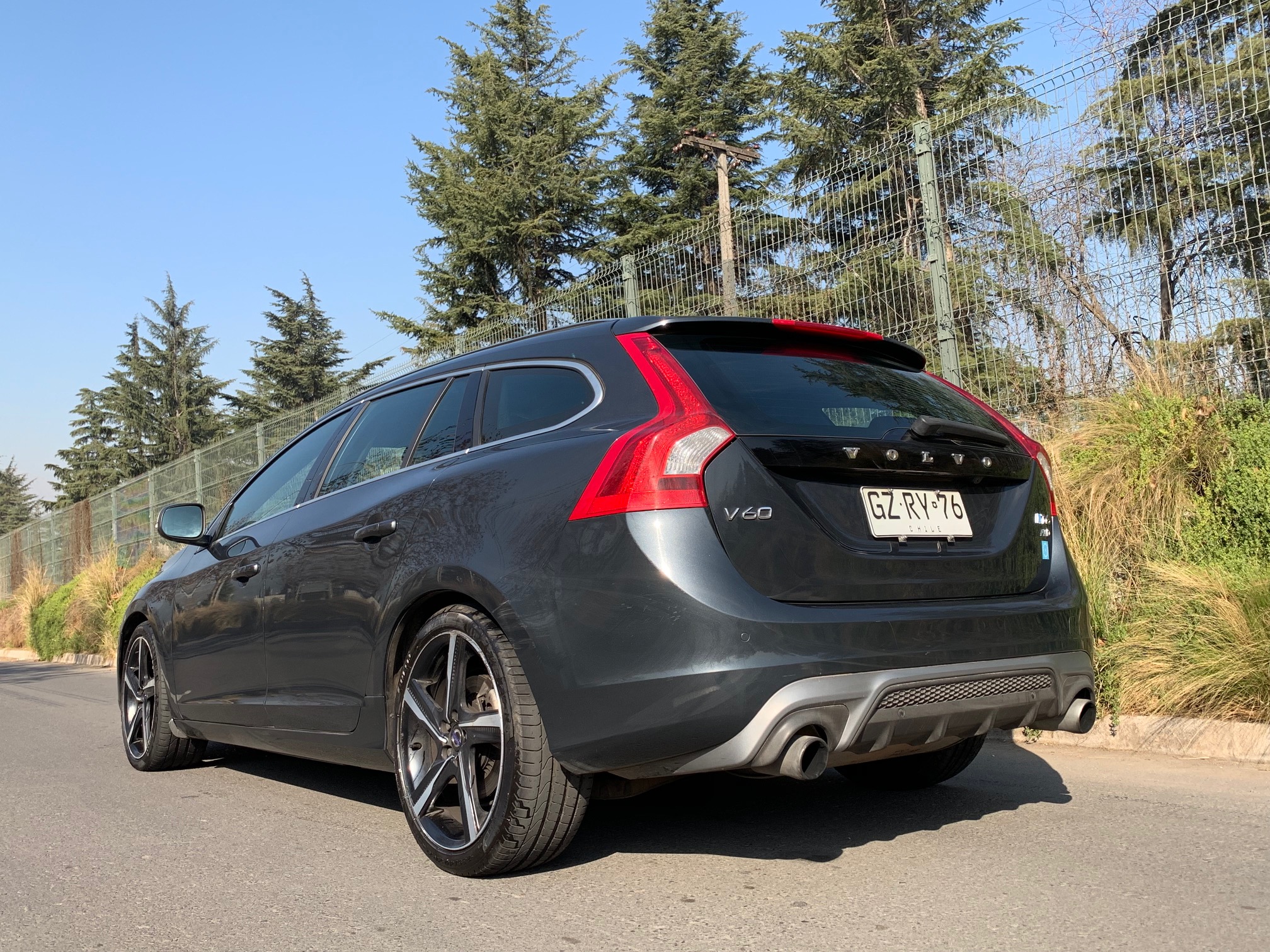 Volvo V60 R DESIGN POLESTAR 330 HP AWD