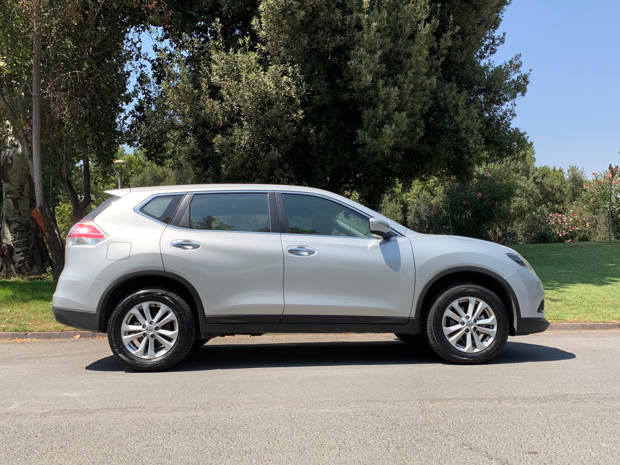 Nissan Xtrail Sense 4×2 AT