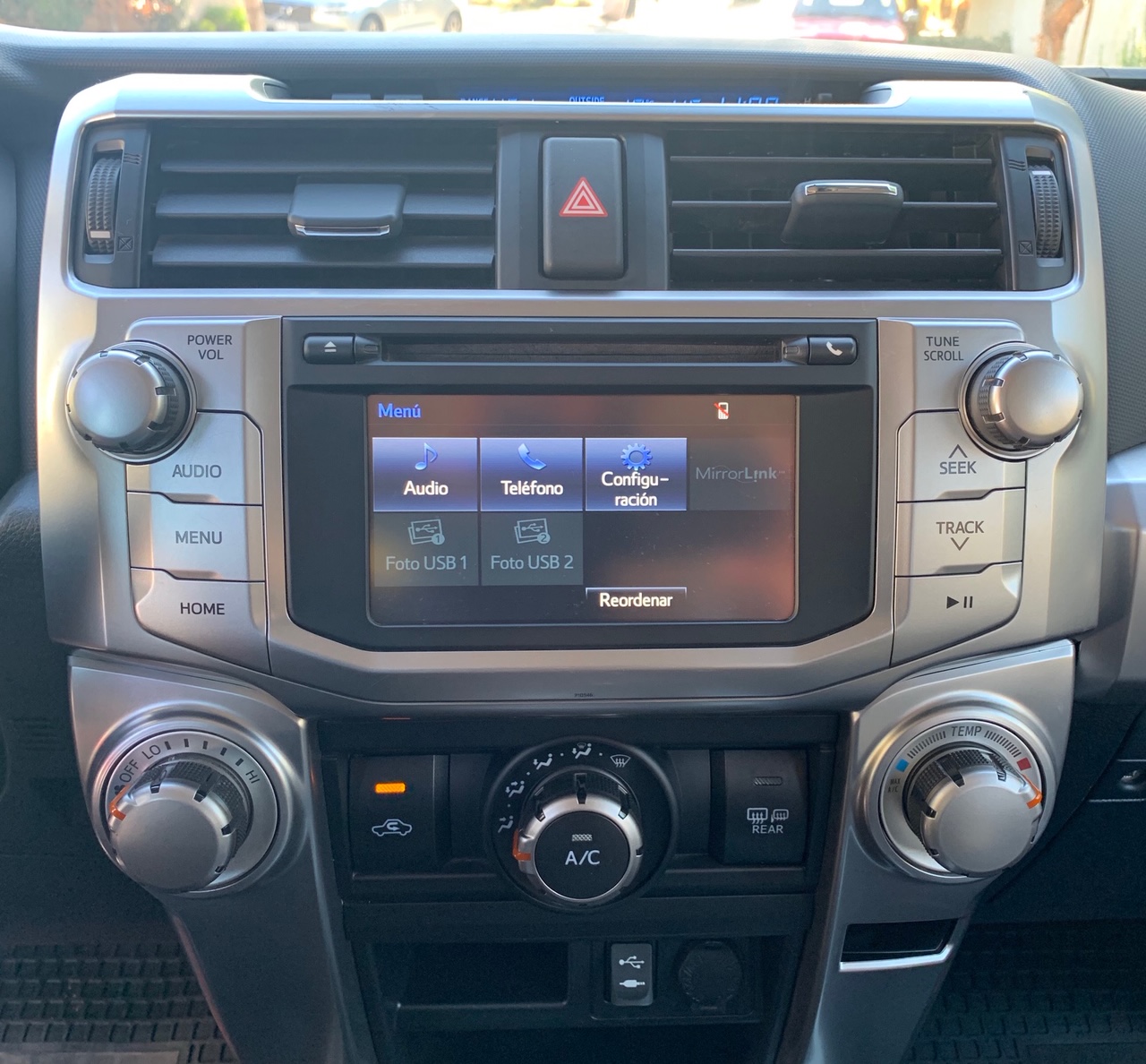 Toyota 4 Runner SR5 4×2 AT 2015