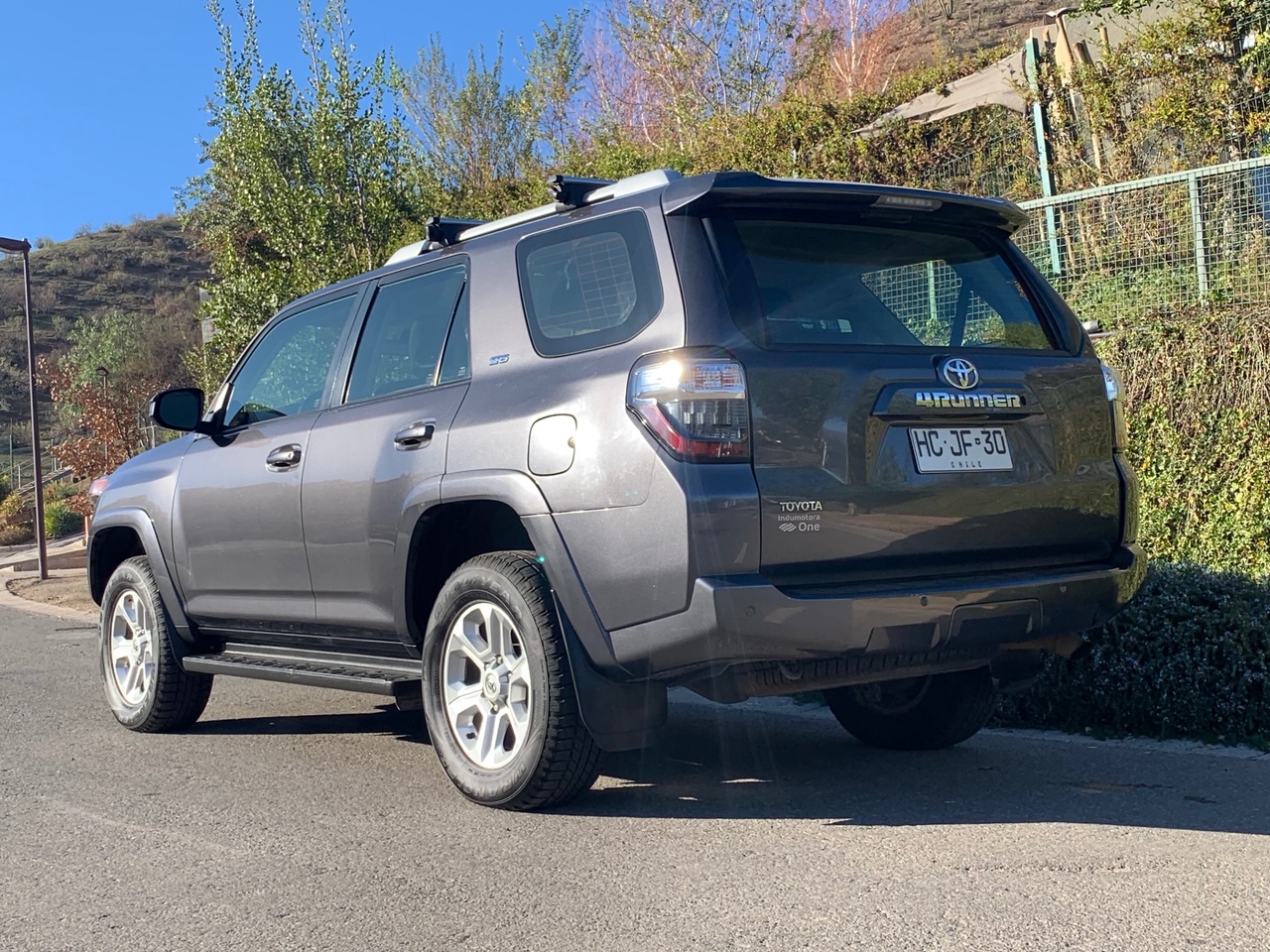 Toyota 4 Runner SR5 4×2 AT 2015