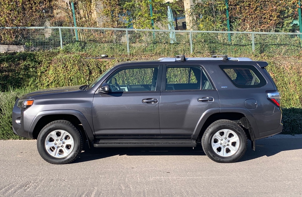 Toyota 4 Runner SR5 4×2 AT 2015
