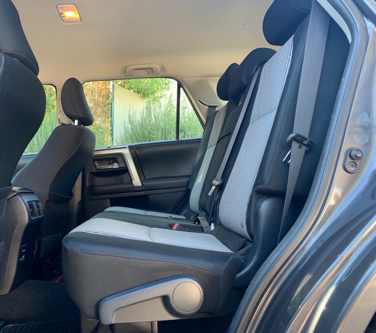 Toyota 4 Runner SR5 4×2 AT 2015