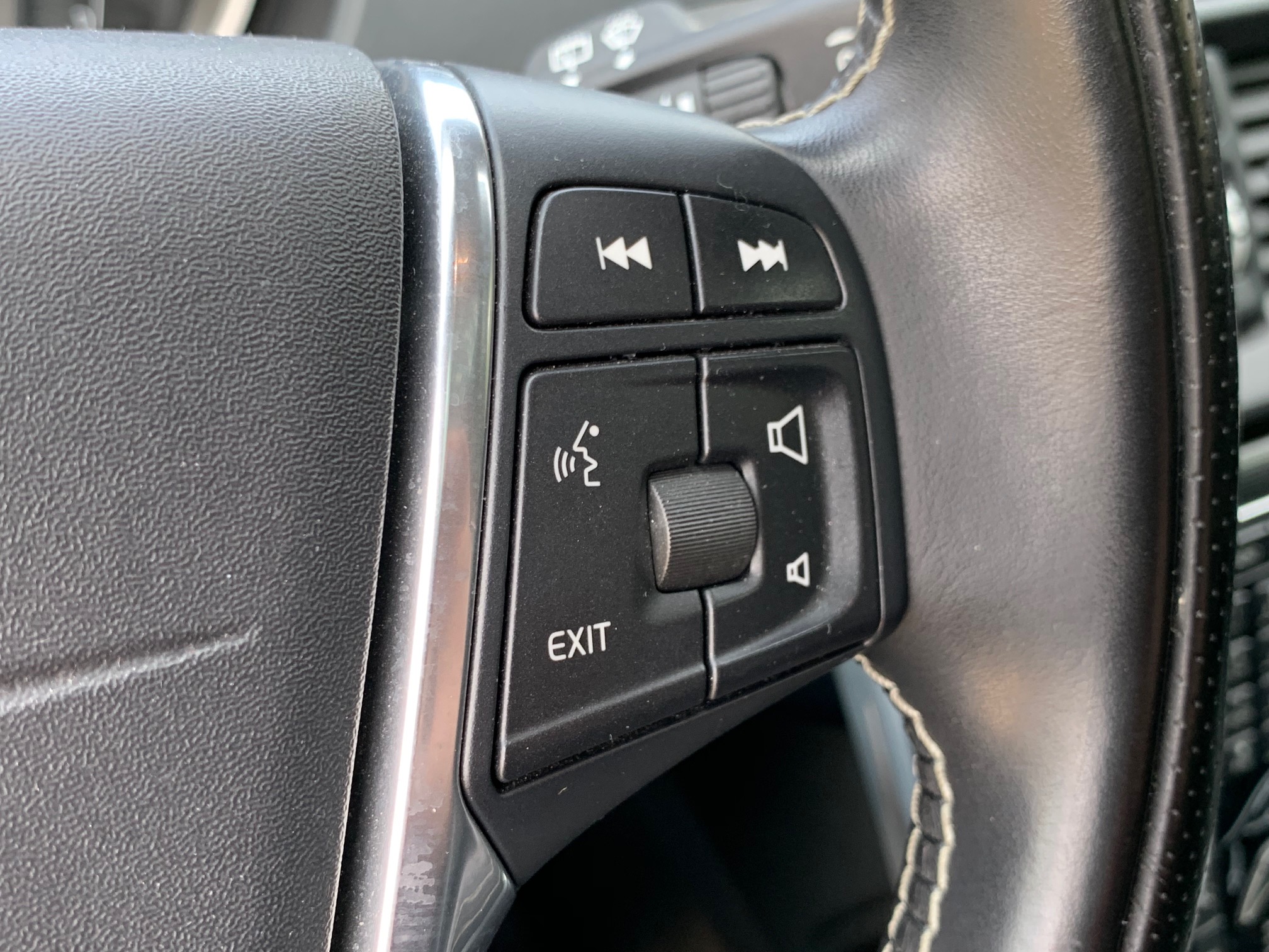 Volvo V40 R Design 2500cc 245 HP 2016