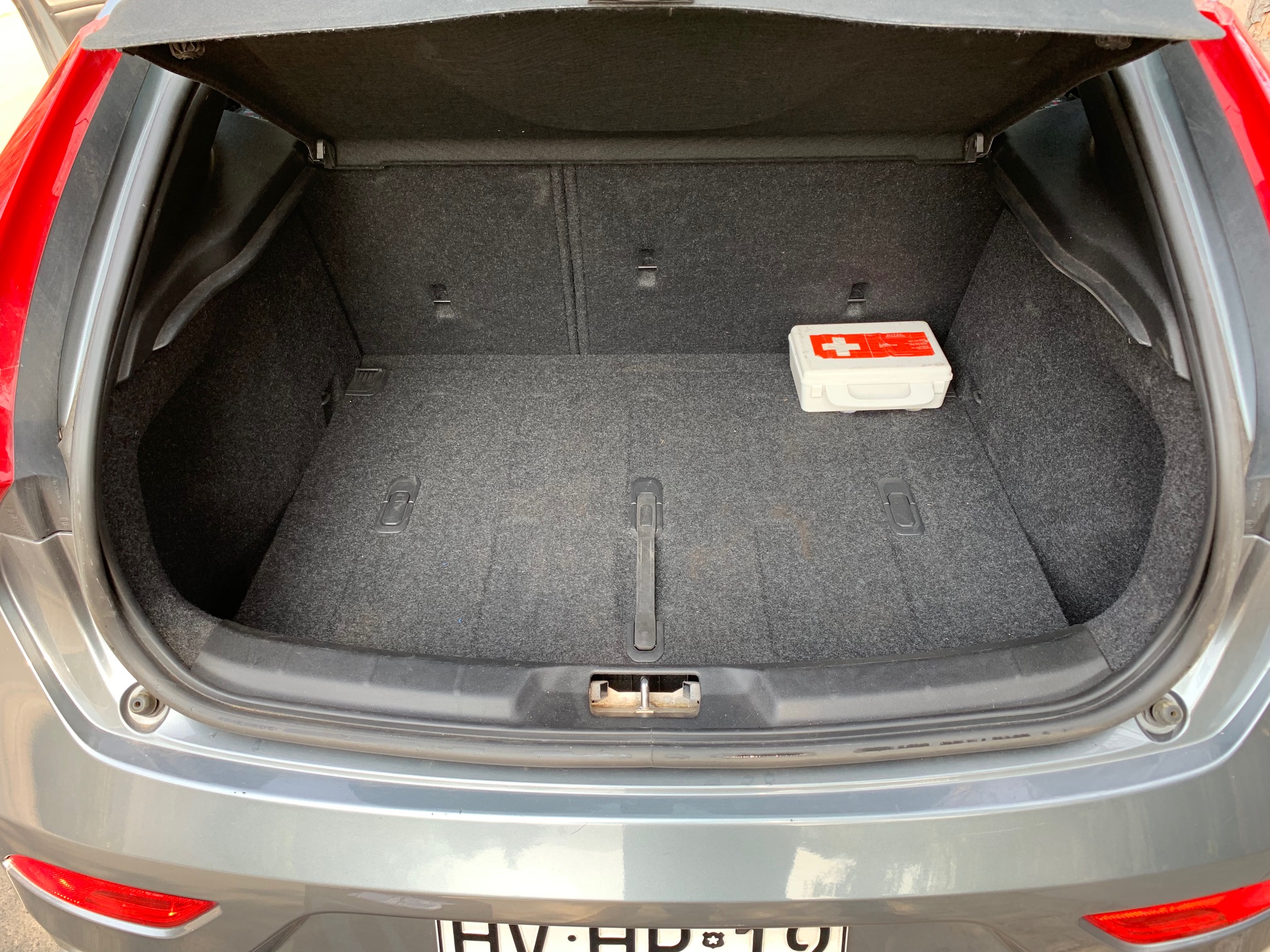 Volvo V40 R Design 2500cc 245 HP 2016